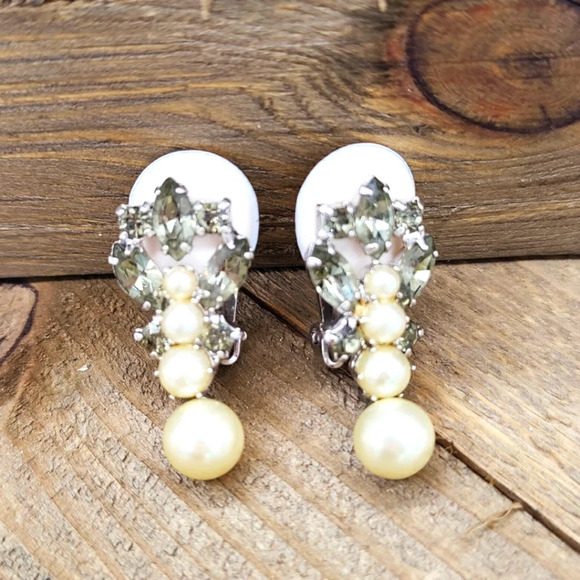 Vintage Pearlcore Clip On Earrings Pearls and Smoky Grey Rhinestones - Picture 1 of 4